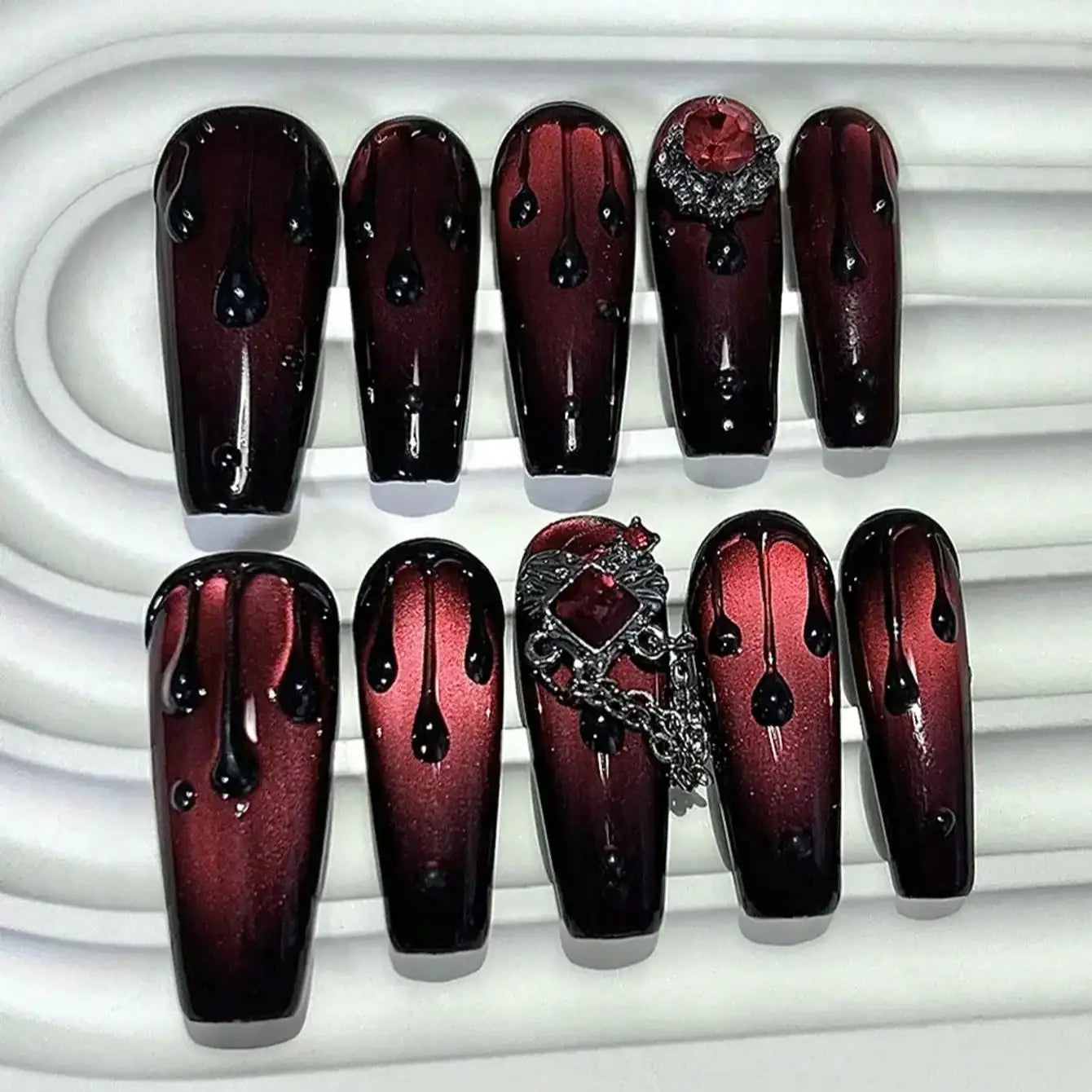10PCS Dark Blood Red Spicy Girls Long Tip Handmade Press On Nails Red Diamonds Cat Eye Glitter Fake Nails Luxury Chains Nail Art
