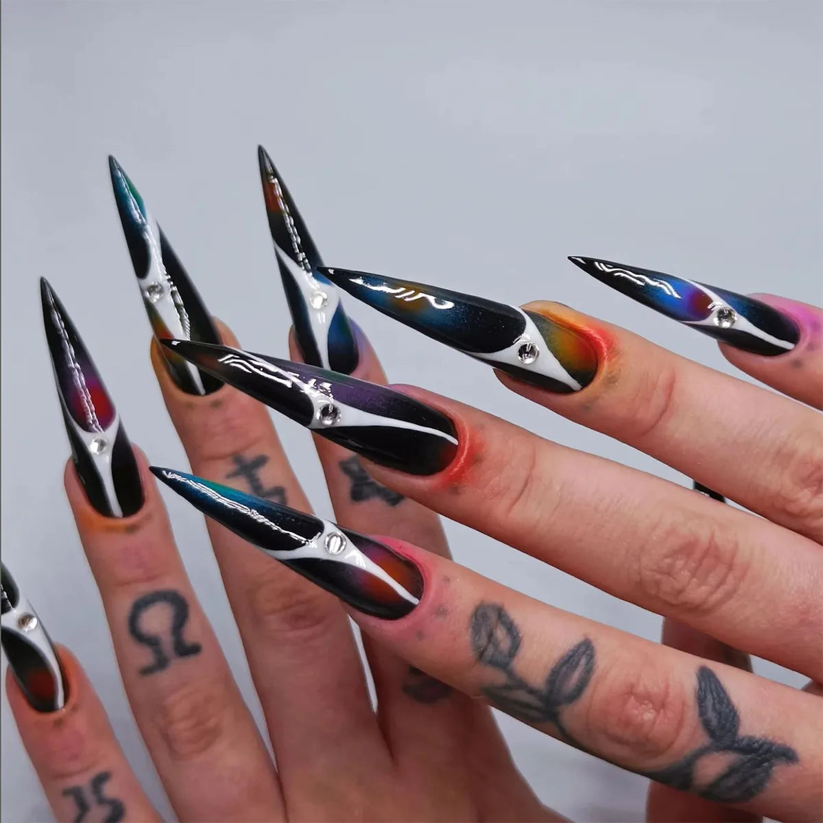 24pcs Spicy Girl Press on Nails Y2k Sliver Flame Black Spider Long Pointed False Nails European Crocodile Pattern Fake Nail Tips
