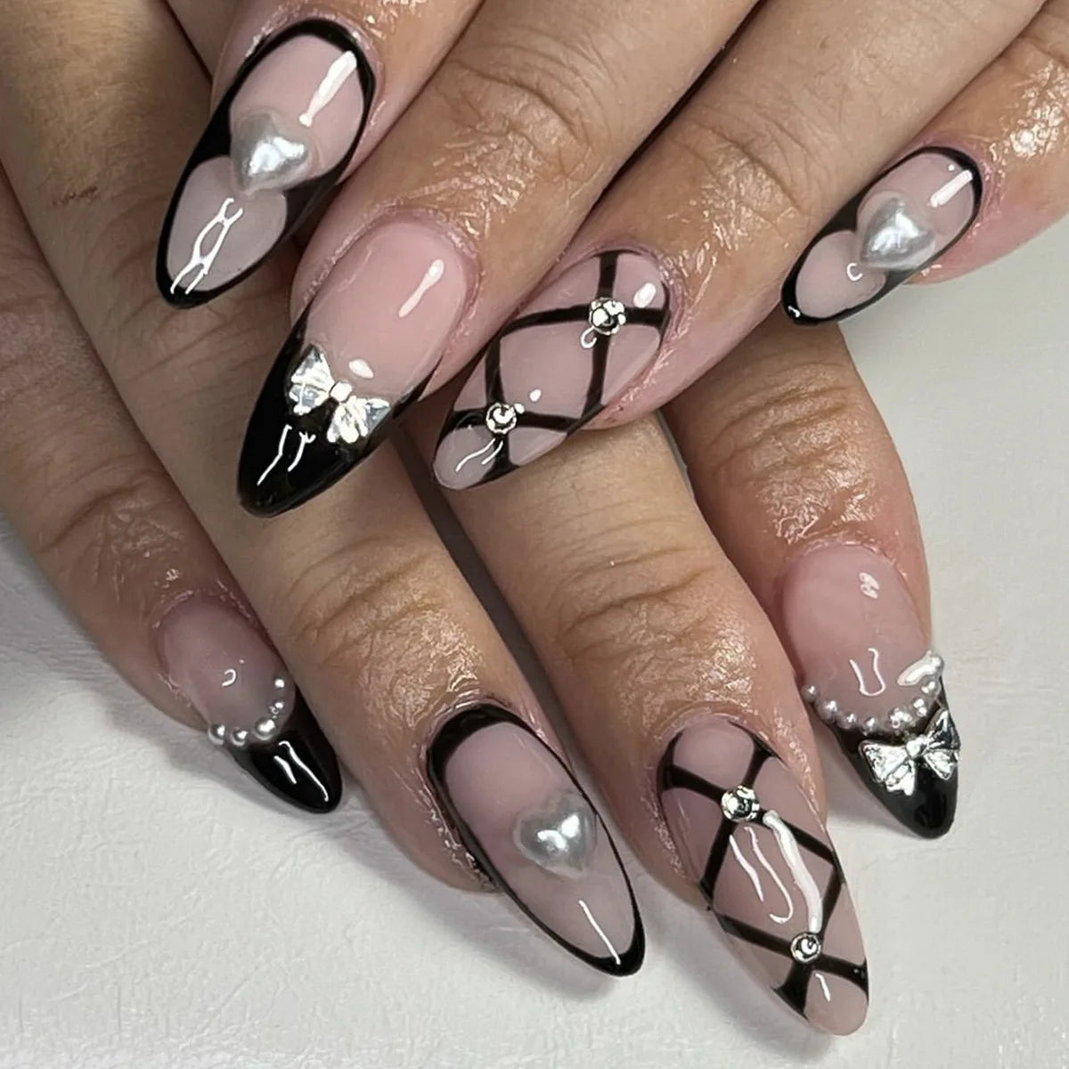 24pcs Gothic Punk Press on Nails Black White Cow Print Baroque Fake Nails for Women Girls Wearable French Almond False Nails