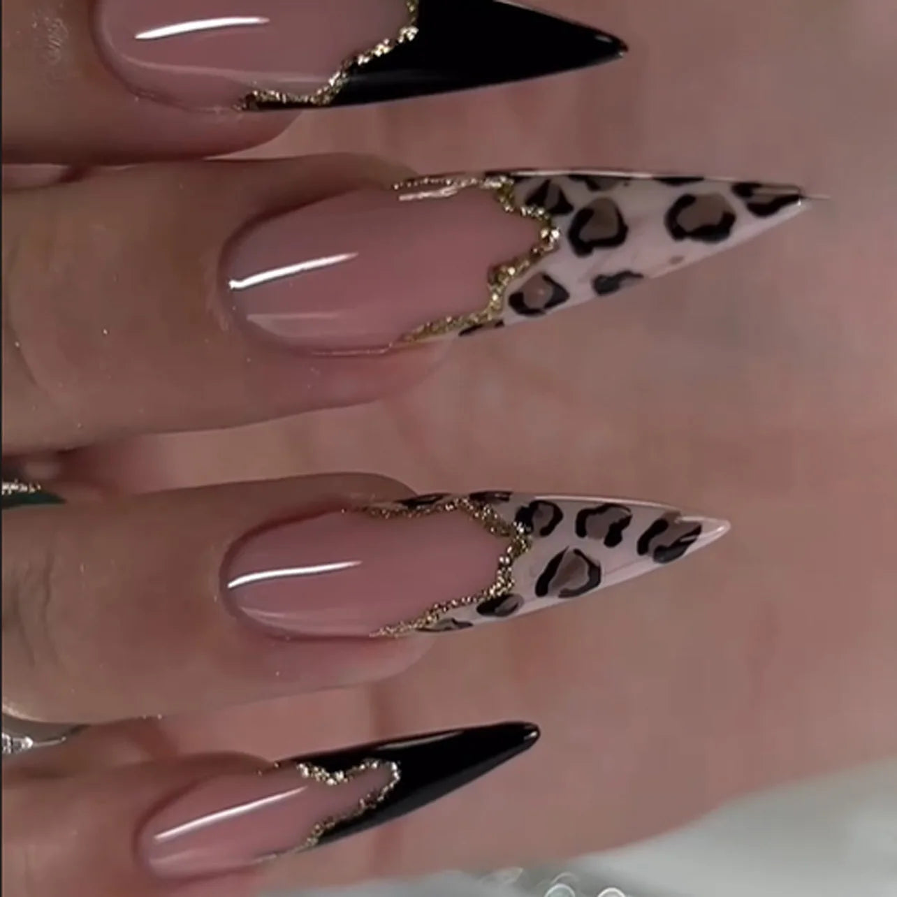 24pcs Long Almond Fake Nails Gothic Dark Black Style Press on Nails Full Cover Wearable European Heavy Metal False Nail Tips