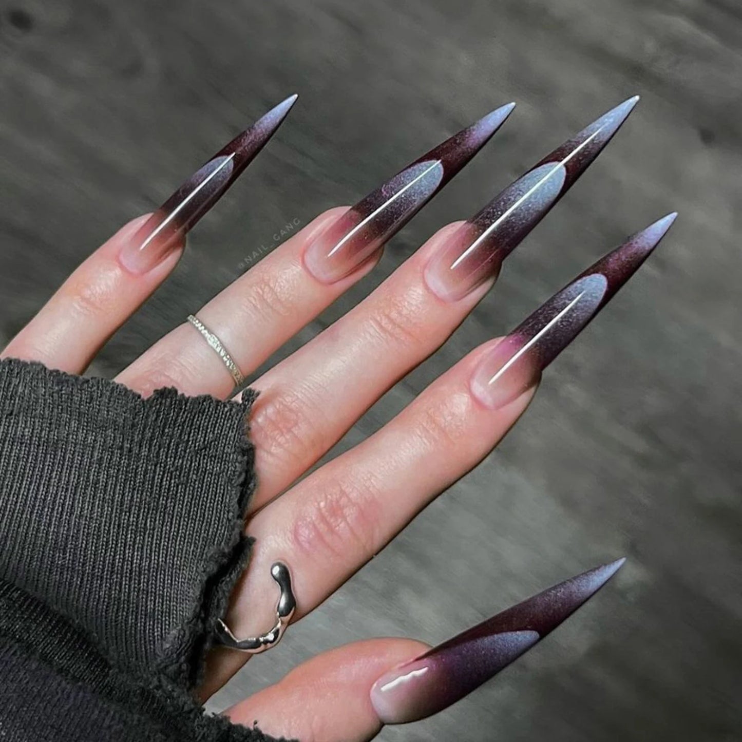 24pcs Punk Metal Fake Nails Press On Finished Long Pointed Silver Mirror y2k Nail Tips Full Cover Stiletto False Nails For Girl