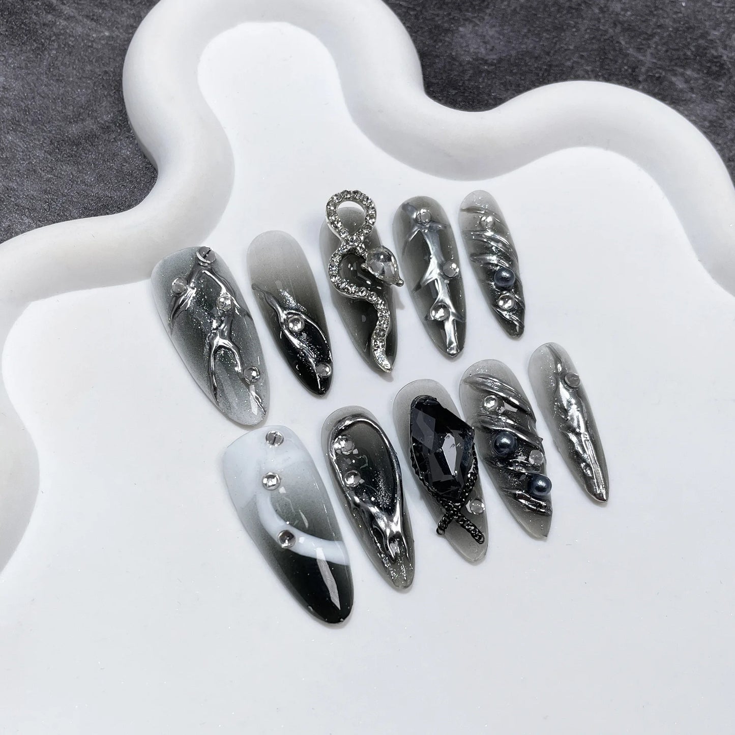 10Pcs Black Almond Handmade Press on Nails Butterfly Fake Nails Wearable Stick-on Nails Rose False Nail Uñas Postizas Uñas 네일팁